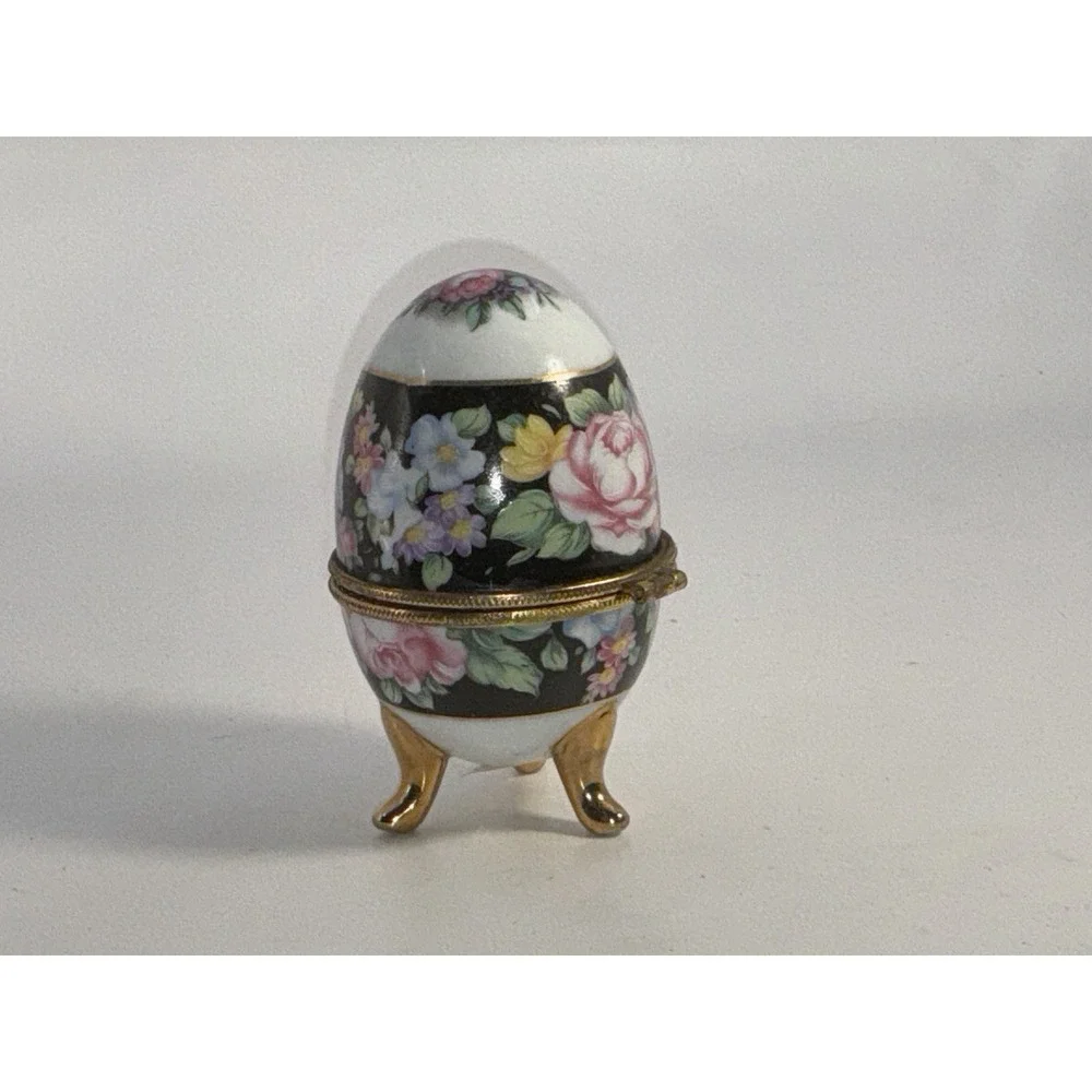 Eggzakly Handcrafted Porcelain Egg Trinket Box With 3‎ Feet